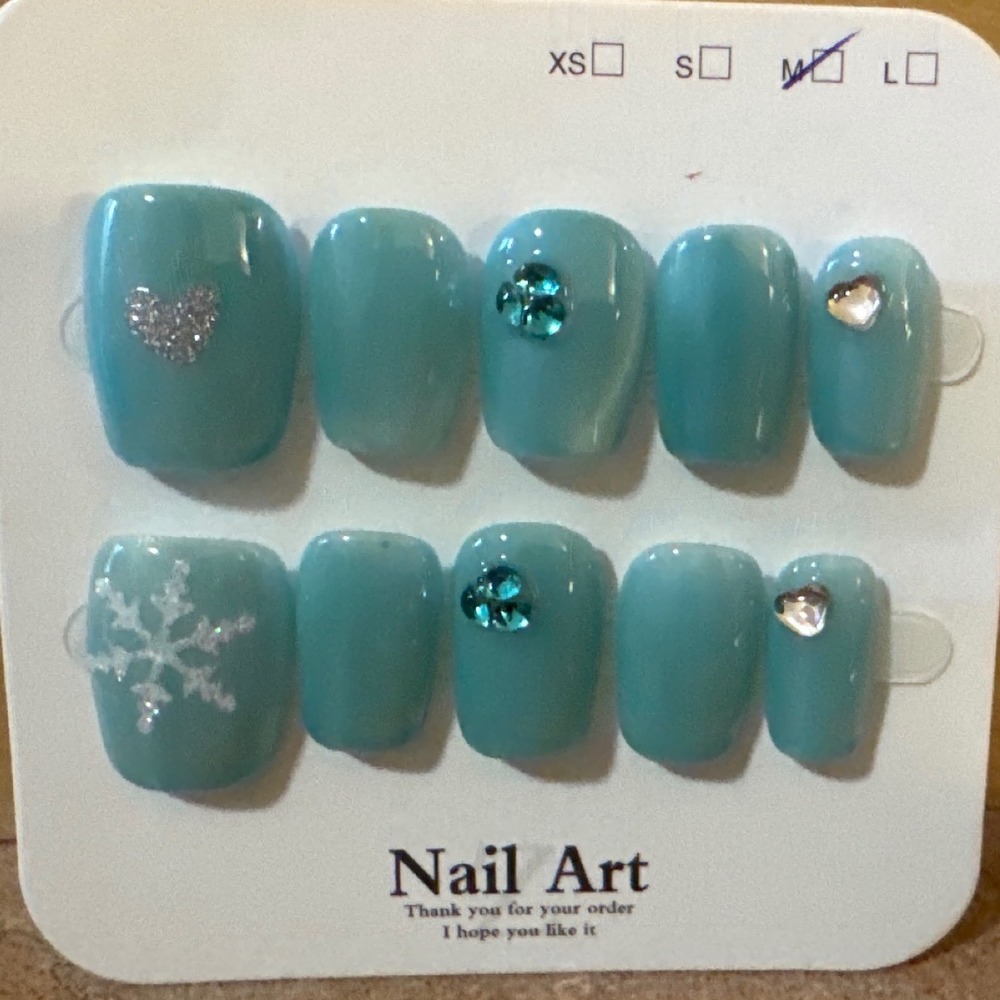 Light Blue Winter Snowflake Heart Rhinestone Press On‎ Nails Medium Square Set